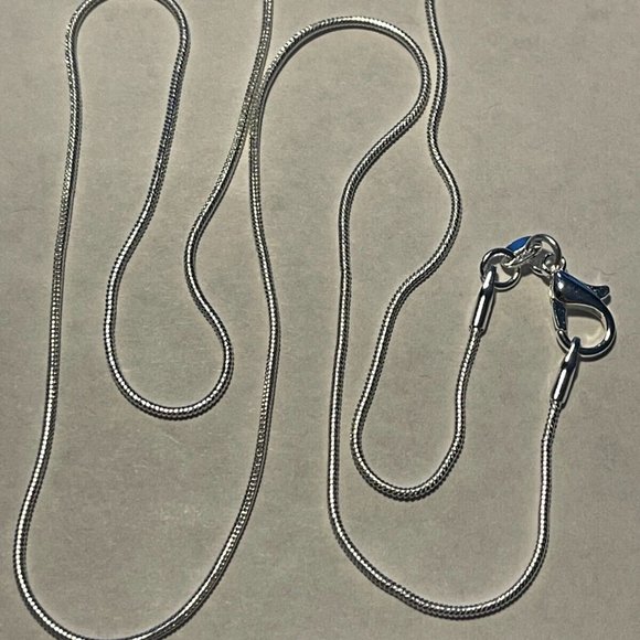 Marshall Thundering Herd NCAA Memory Charm Locket w/ 22 IN chain NEW - Picture 2 of 3